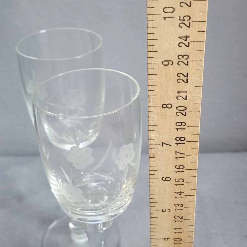 Vintage‎ Wine Glasses Clear Etched Floral Vintage Stemware Set of 4 7.25in